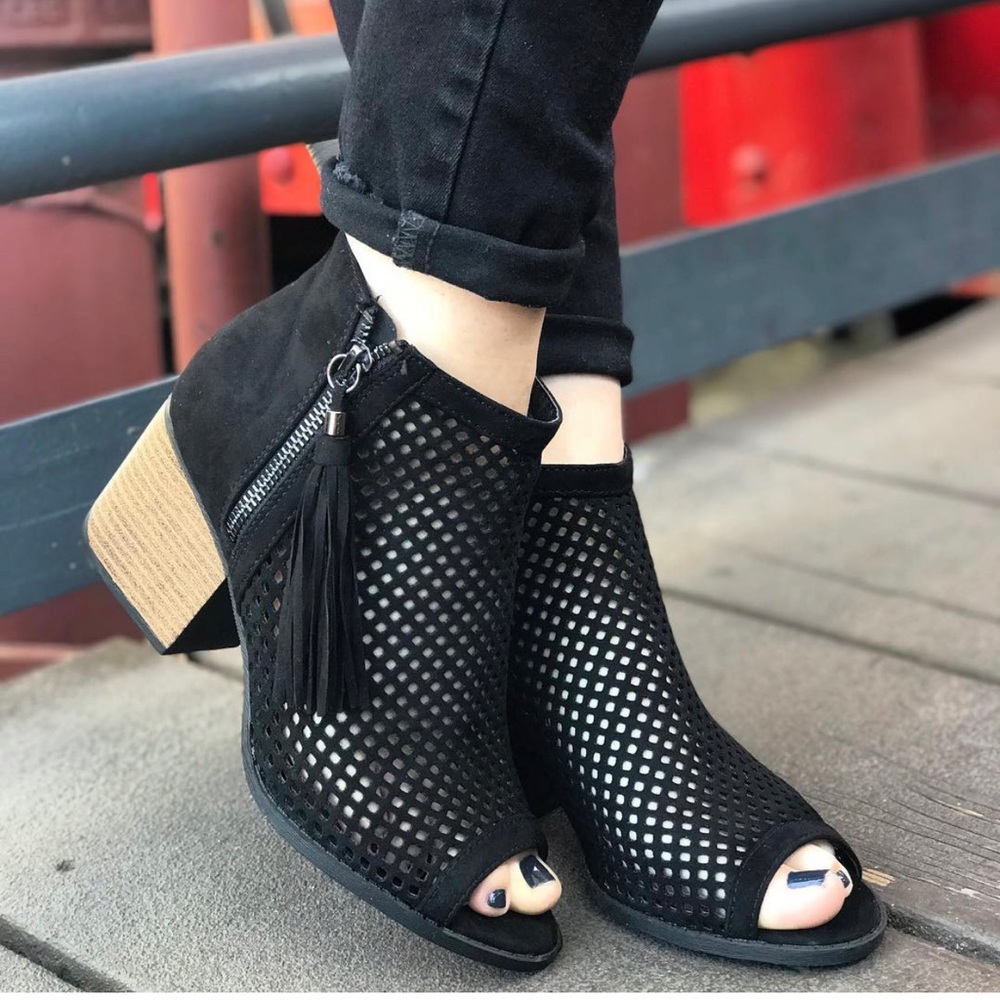 Qupid Core Perforated Peep Toe Bootie with Tassel- Sz 8